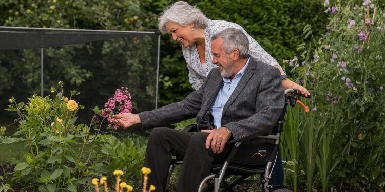 Breaking Free: How to Achieve Financial Independence through Early Retirement Planning